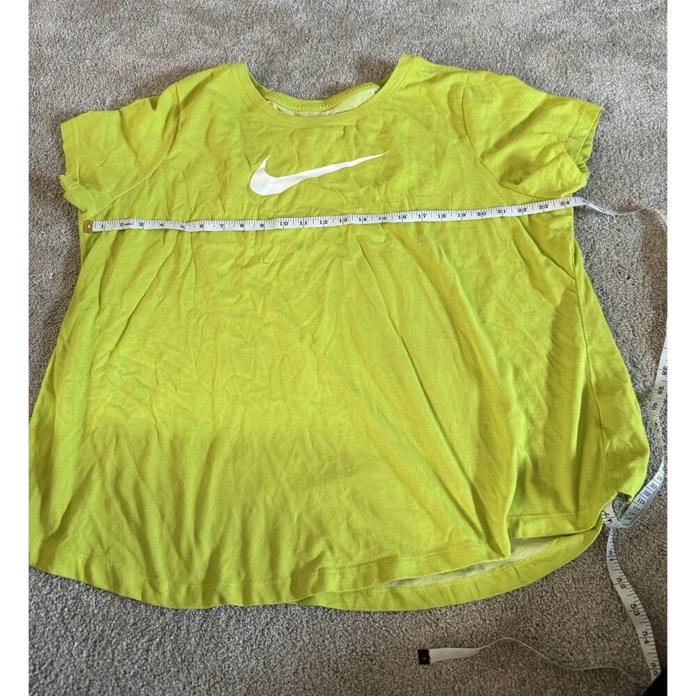 Nike shirt women